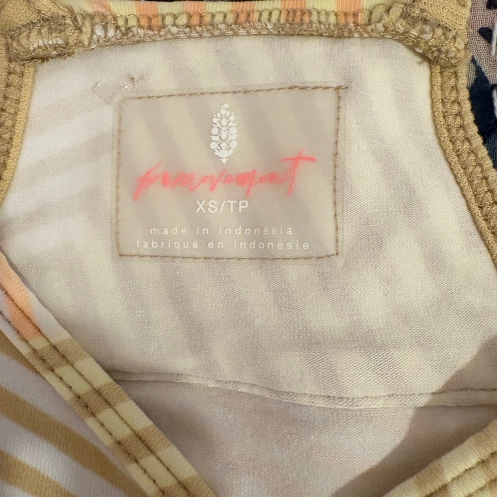 NWOT FP Movement XS Hot Shot Romper with Design - Picture 8 of 10